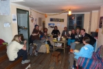 Abendbrot in der casa de ciclistas. Von Links: David, Bruce, Alena, Lukas, Rosina, Hardy, Garth, Mirco, Simon und Daniela.  